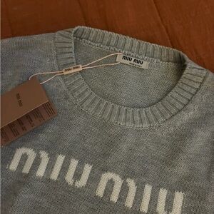 Awesome it girl sweater